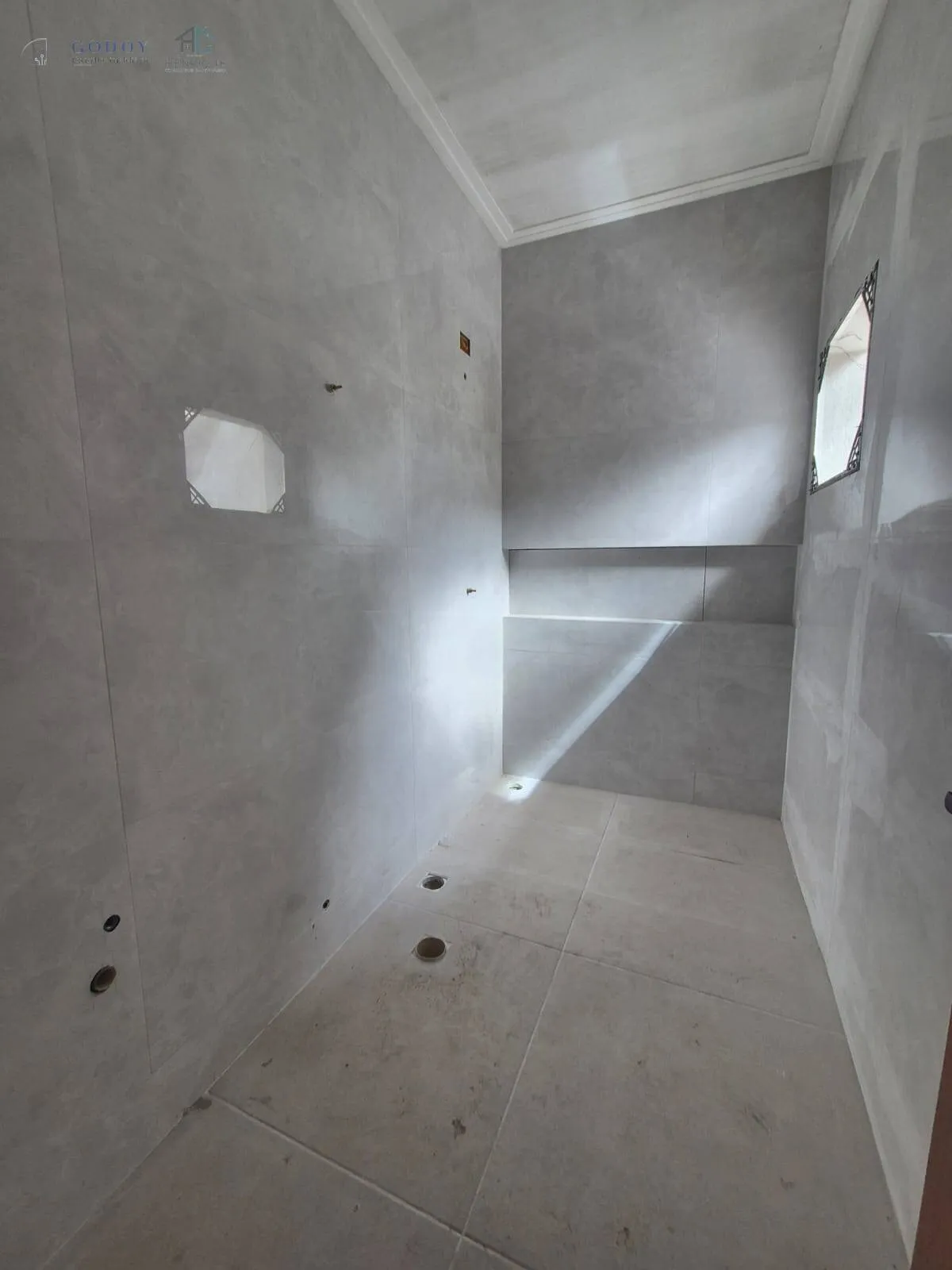 Imagem Casa térrea moderna com suíte, closet e acabamento de alto padrão