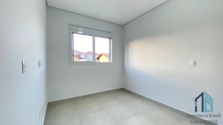 Imagem Apartamento, ensolarado, sacada com churrasqueira, 03 quartos c/suíte, na Praia dos Ingleses em Florianópolis -SC.