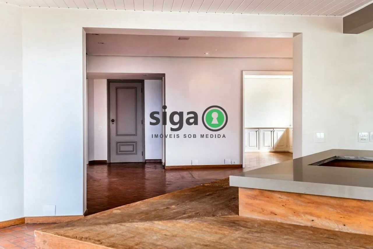 Imagem VENDE no Morumbi (Vila Suzana) Apartamento com 3 suítes, 4 Vagas + Depósito