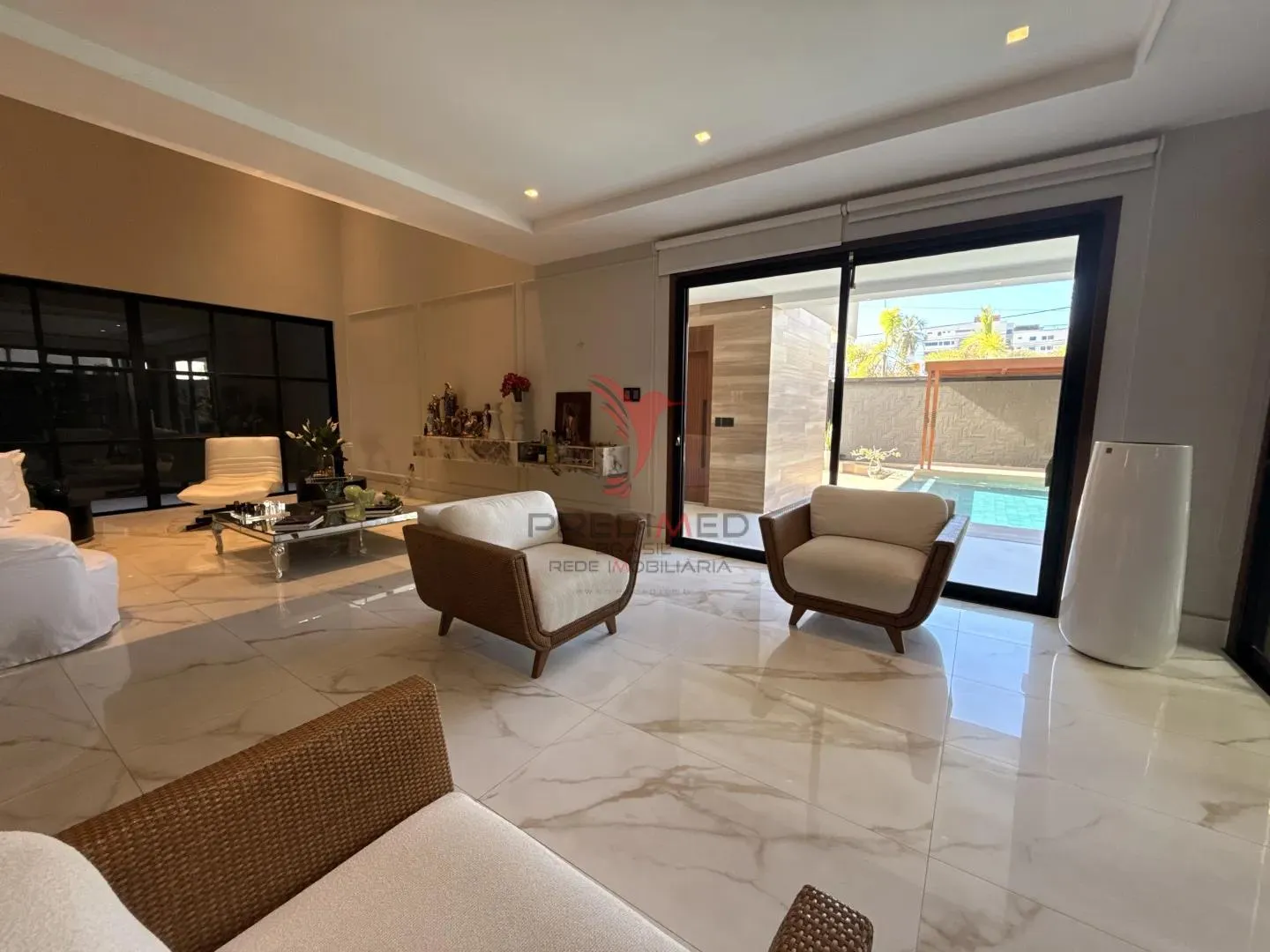 Imagem Casa Alto padrão com piscina em Intermares - Cabedelo PB