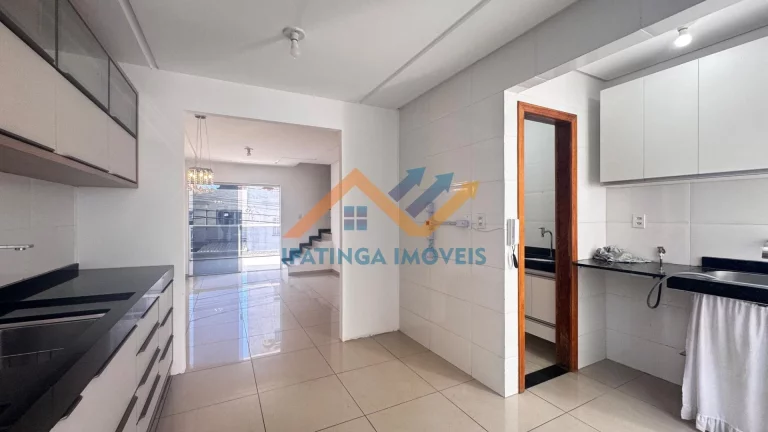 Imagem Casa Triplex à Venda no Bairro Cidade Nova – Santana do Paraíso