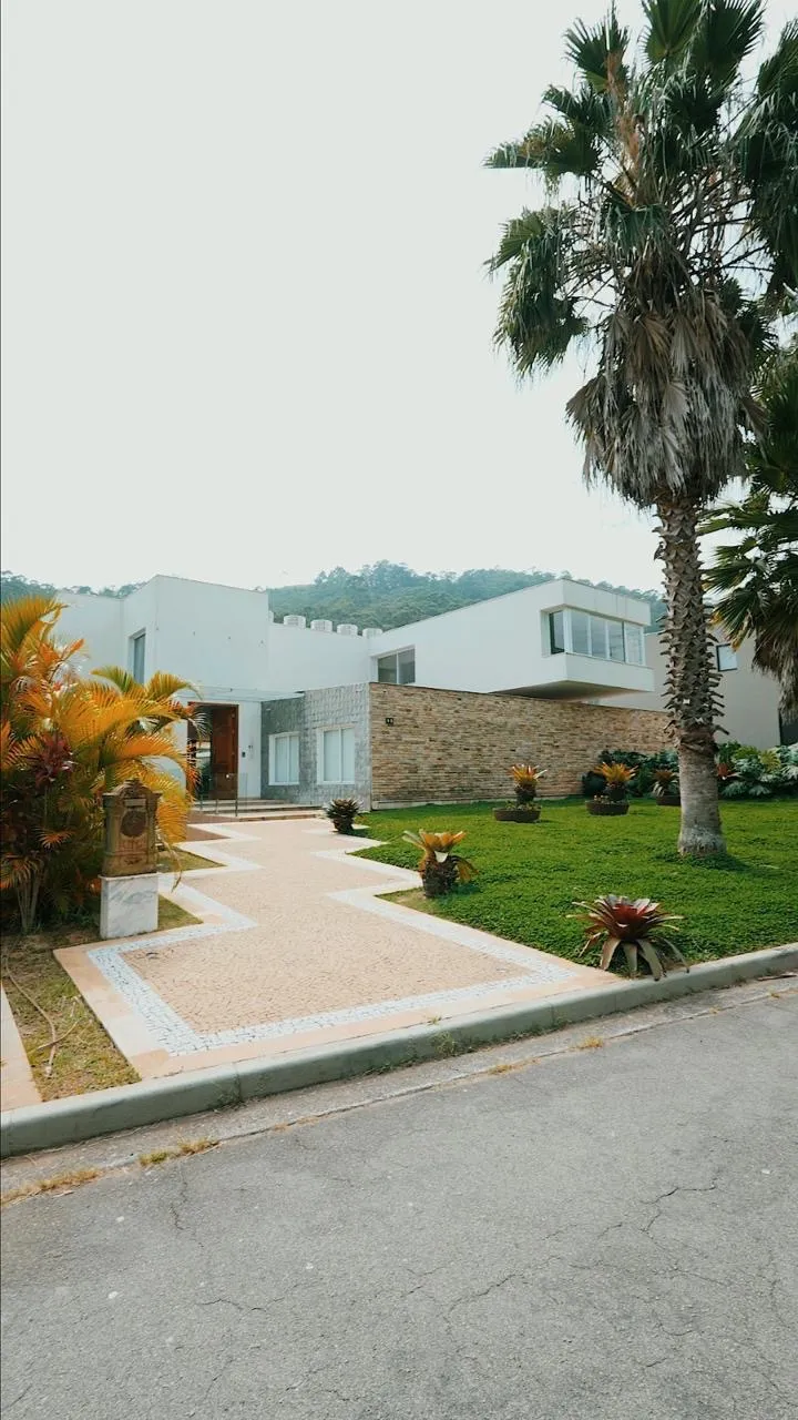 Imagem Casa 5 suítes e com 1900m² Condomínio Tamporé 1- Sp