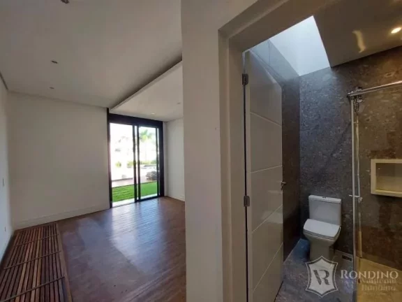 Imagem Casa t?(C)rrea, condomínio Saint Patrick, com 04 suítes, sendo uma máster
