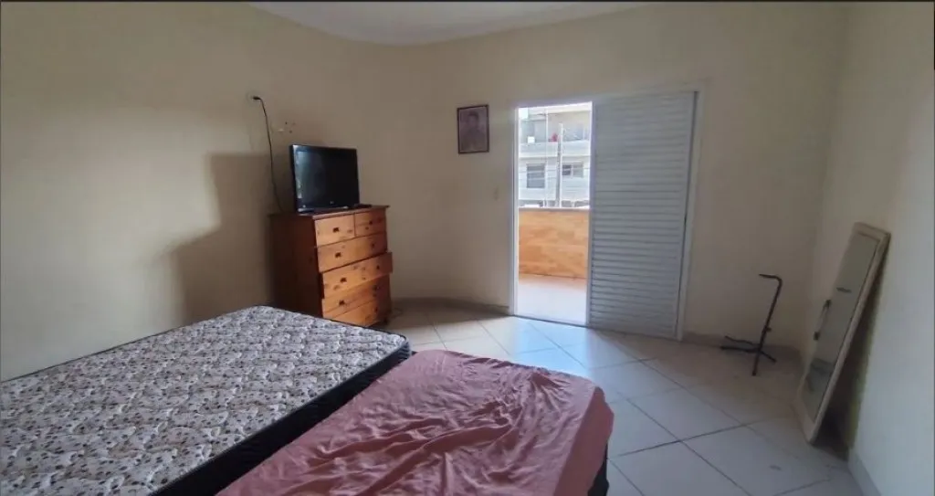 Imagem CASA COM 220,00 m² - GUILHERMINA - PRAIA GRANDE SP