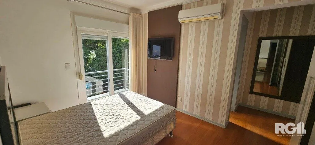 Imagem Lindo Apartamento Mobiliado de 1 domitório com 1 Suíte e Sacada