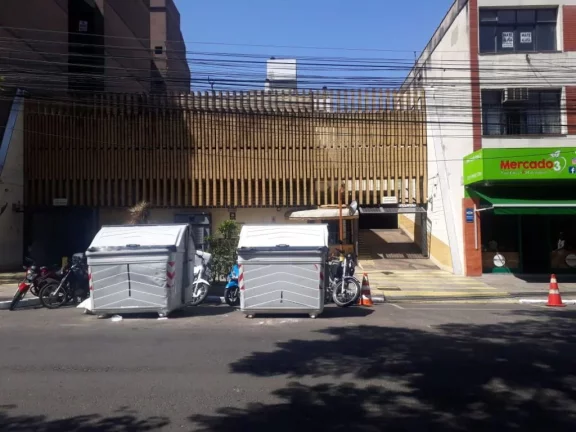 Foto do imóvel Boxes na Ramiro Barcelos próximo Osvaldo Aranha