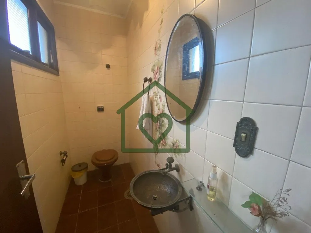 Imagem Ótima casa no Jardim do Salso, com 2 pavimentos, sendo o pavimento superior com 3 amplos dormitóri...