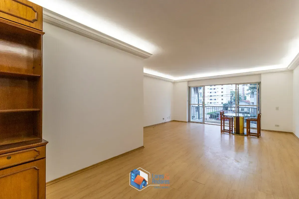 Foto do imóvel Apartamento para venda em Moema com 3 quartos, sendo 1 suíte, 172m² em Rua Gaivota