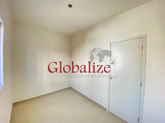 Imagem Linda casa à venda com 2 dormitórios sendo 1 suíte por R$ 660.000,00
