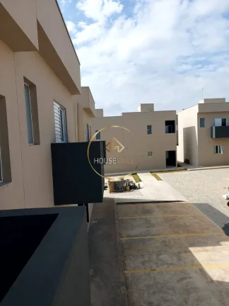 Imagem Casa Sobrado 2 dormitórios com quintal, 1 vaga, Sjc.