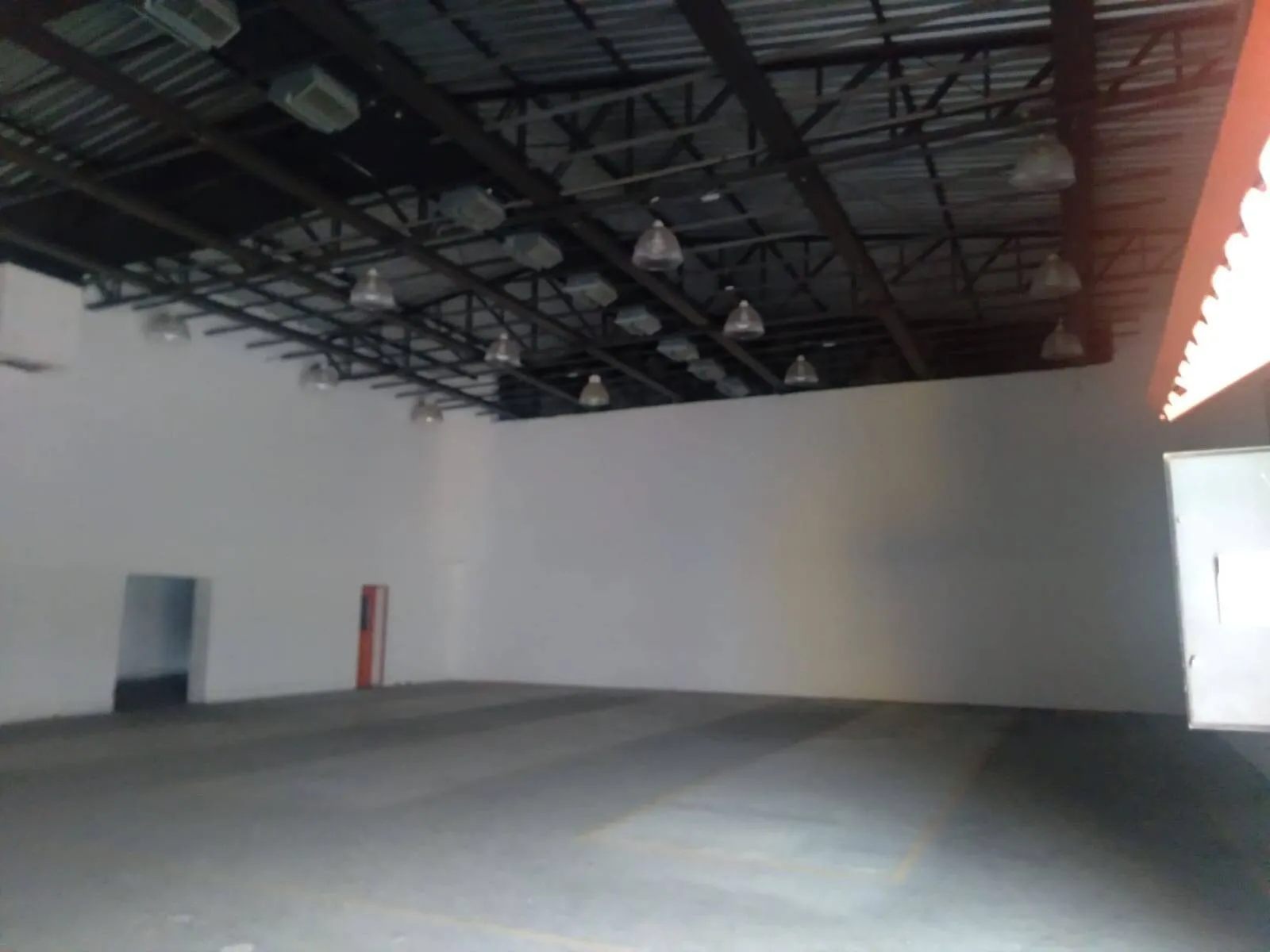 Imagem Galpão Comercial de Alto Padrão Próximo à Estação de Trem e Rodovias em Barueri