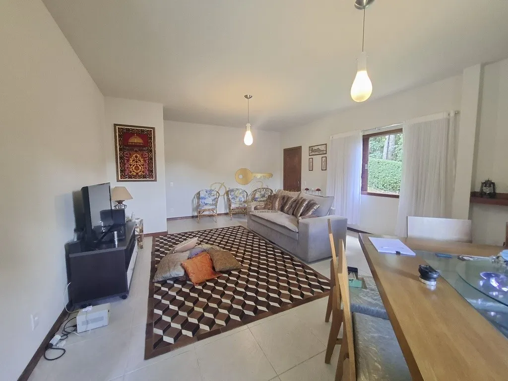 Imagem Casa em Condomínio para Venda em Teresópolis / RJ no bairro Três Córregos