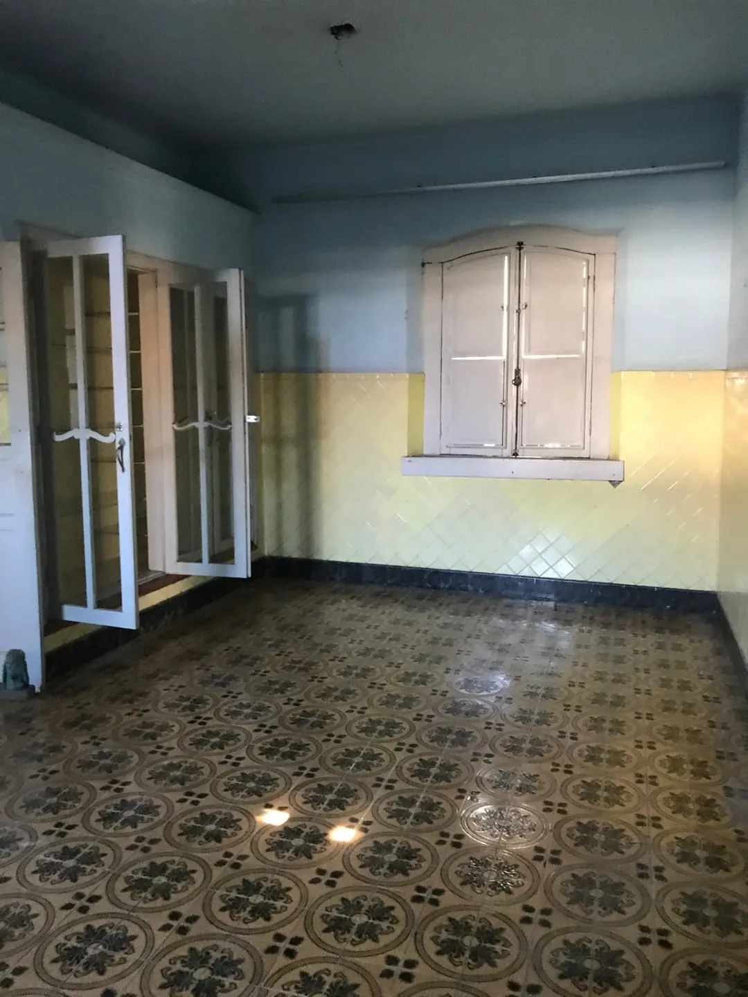 Imagem Sobrado de Esquina com 368,50m² no Centro de Pinda - Ótima Oportunidade para Residência ou Comércio de Sucesso!