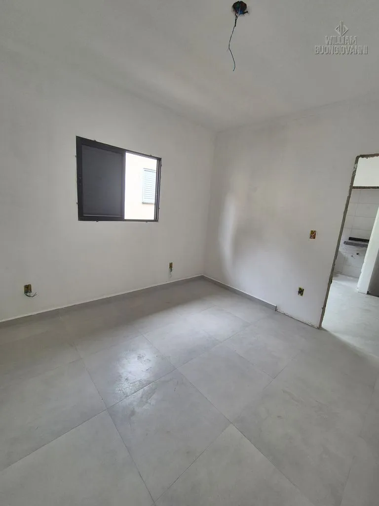 Imagem 2 dorm, 1 suíte, 1 vaga, Sobrado Novo em Condomínio, a 420m da praia