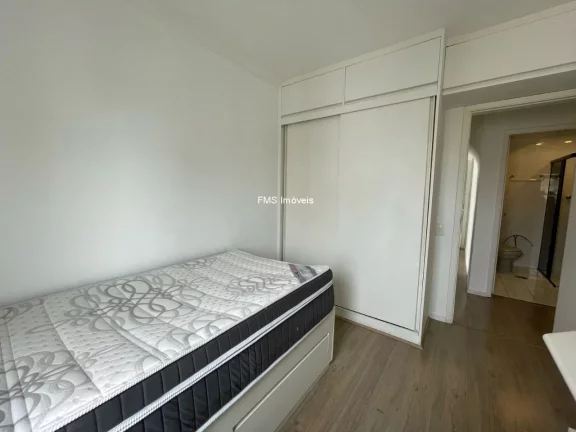 Imagem Apartamento à venda em Moema, com 3 quartos sendo 1 suíte, 3 banheiros, 1 vaga.