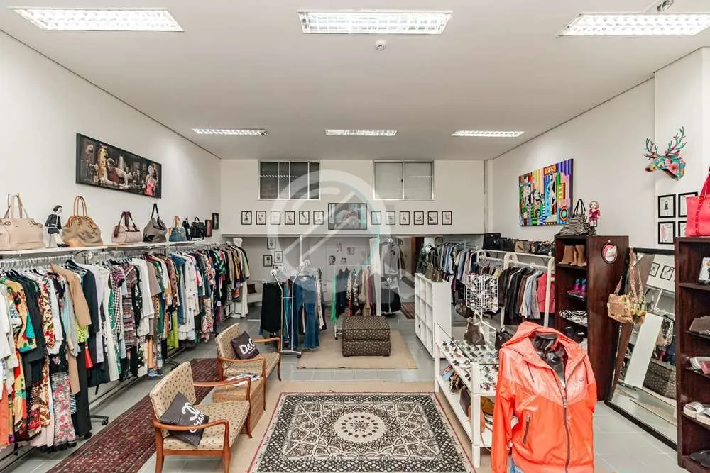 Imagem A região do Moinhos de Vento, onde esta loja comercial está localizada, é uma das mais charmosas ...