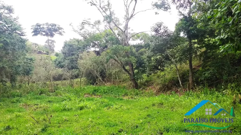 Imagem Paraíso Ecológico: Terreno com Nascente Própria e Vista Panorâmica.