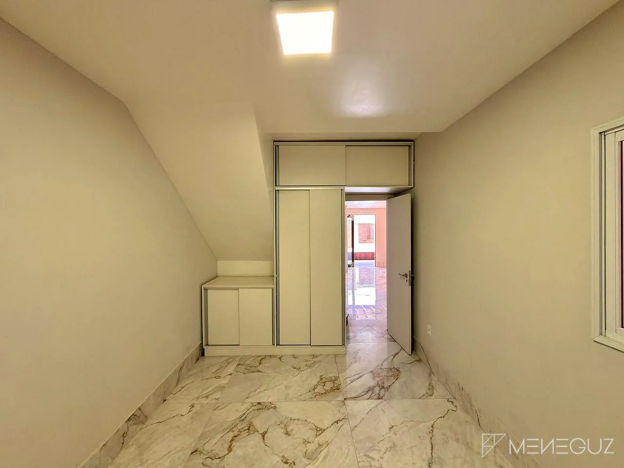 Imagem Viva com lazer privativo e economia: piscina, sauna e energia solar