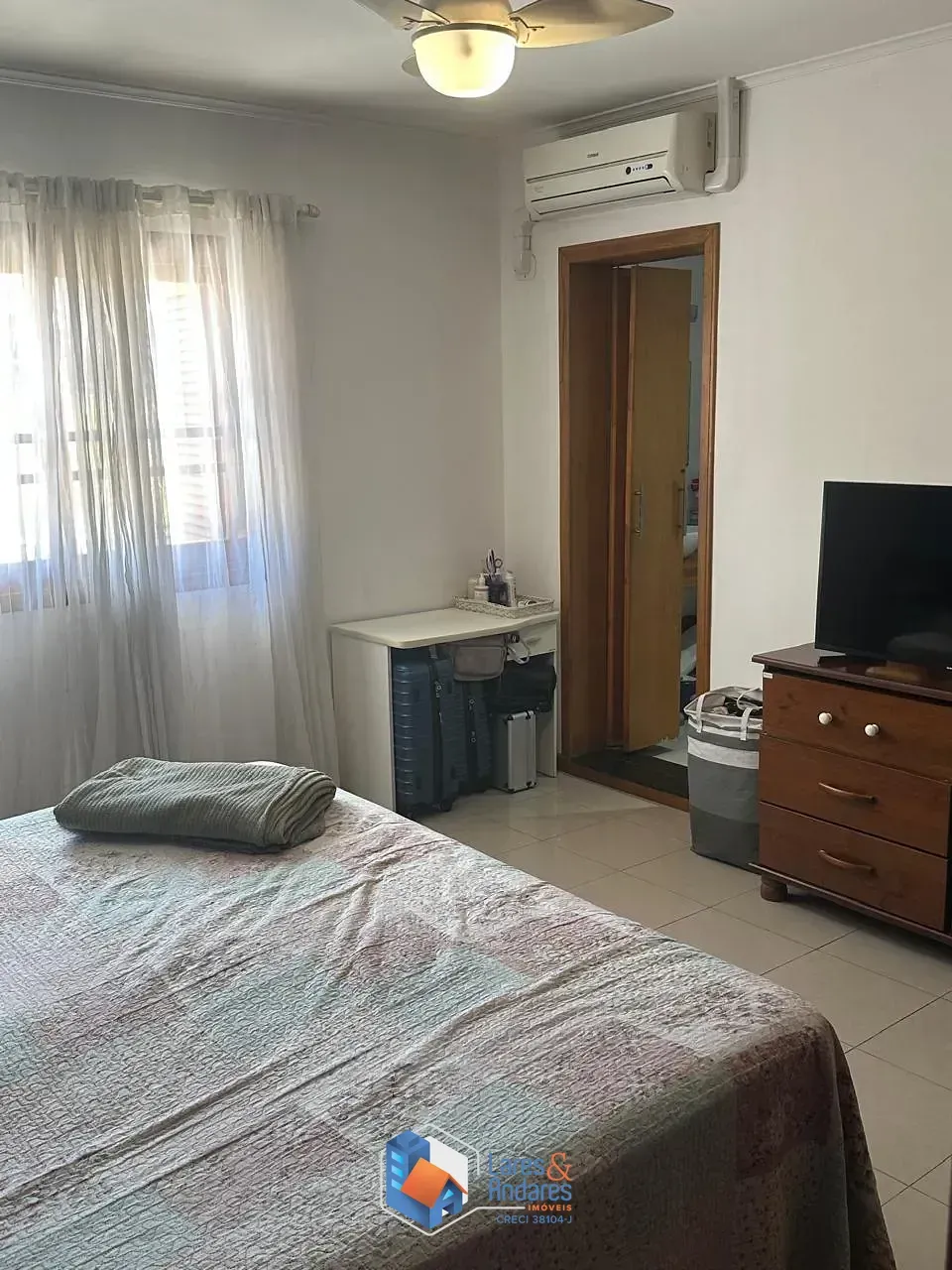 Imagem Casa para venda em Santana com 3 quartos, sendo 3 suítes, 175m²