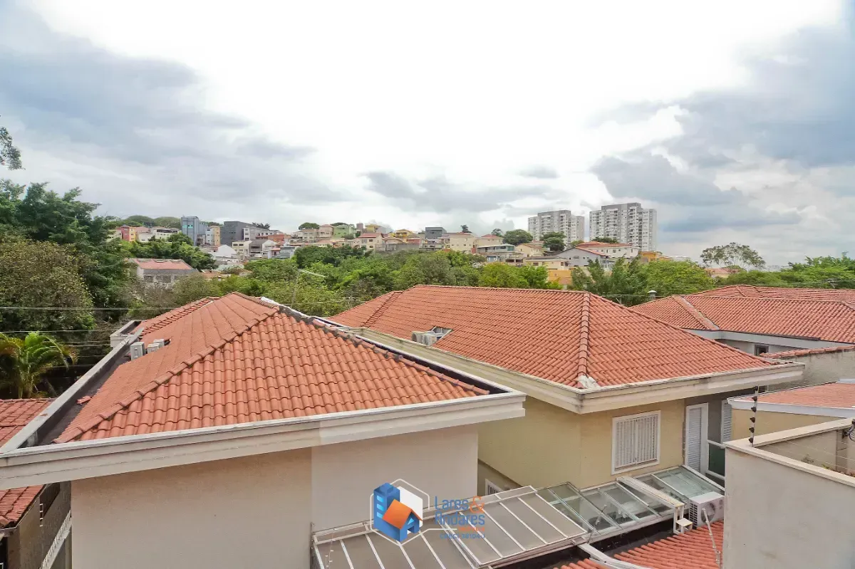 Imagem Sobrado para venda em Parque São Domingos com 4 quartos, sendo 1 suíte, 310m²