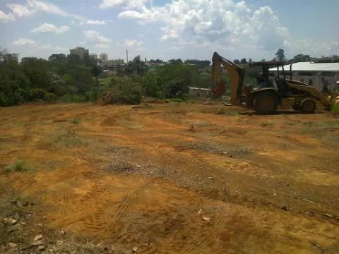 Imagem VENDA DE ÁREA INDUSTRIAL EM ARUJÁ/SP, OPORTUNIDADE com ótima localização, 03 entradas, ZUP 1, acesso para luz e telefonia. CONSULTE-NOS.