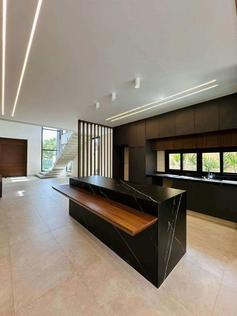 Imagem Casa à venda em Franca, Núcleo Agrícola Alpha, com 4 quartos, 304m2