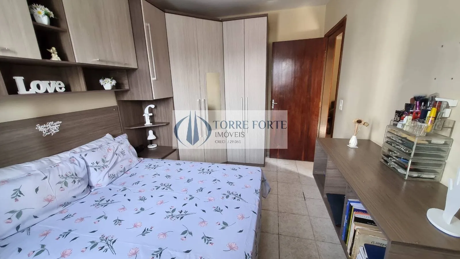 Imagem Apartamento com 2 dormitorios 1 vaga na Vila Carmosina.