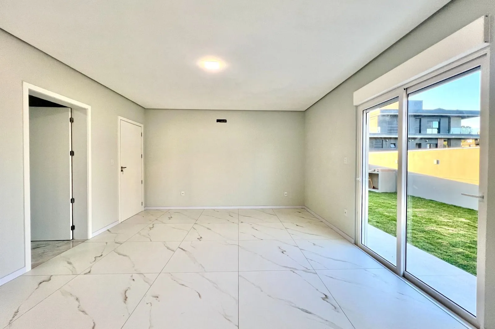 Imagem Casa no Condomínio Reservas do Lago em Nova Santa Rita