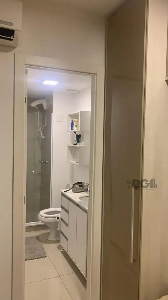 Imagem Loft mobiliado, com 38,69 privativo com 1 box perto da PUC-RS no bairro Jardim Botânico em Porto Alegre.