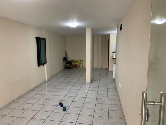 Imagem loja na praia do morro disponivel para locação na Av. Praiana