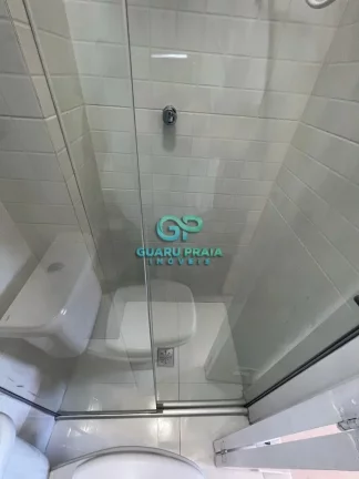 Imagem a 200m do mar com 3 dormitórios sendo 2 suítes, salas de estar com sacada e sala de jantar, cozinha com armários embutidos e despensa, área de serviço