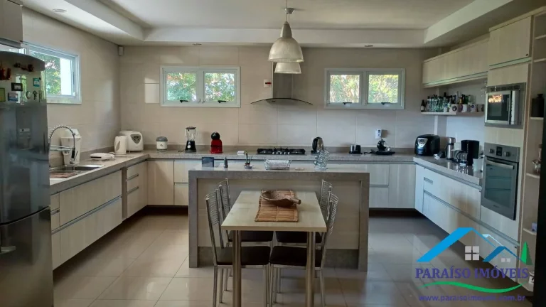 Imagem Elegante Casa em Condomínio em Santo Antônio Pinhal!