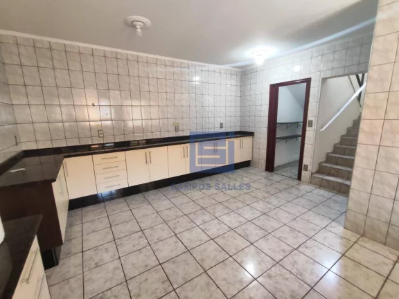 Imagem Casa com 4 dormitórios para alugar por R$ 3.300,00/mês - Jardim Teixeira - Socorro/SP