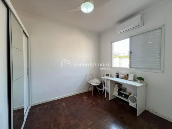 Imagem Excelente sobrado com 3 dormitórios, sendo 1 suíte localizada no piso superior, além de um corred...