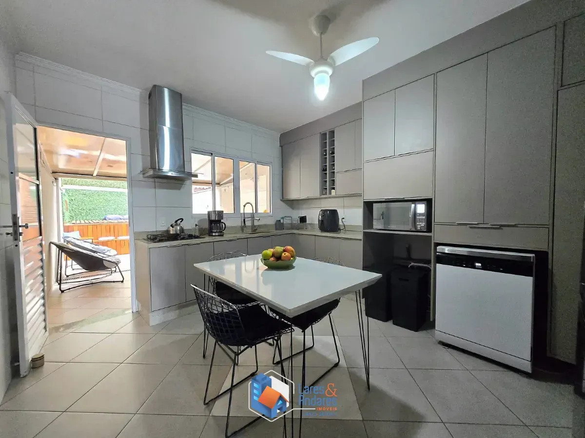 Imagem Sobrado para venda em Vila dos Remédios com 2 quartos, sendo 2 suítes, 113m²