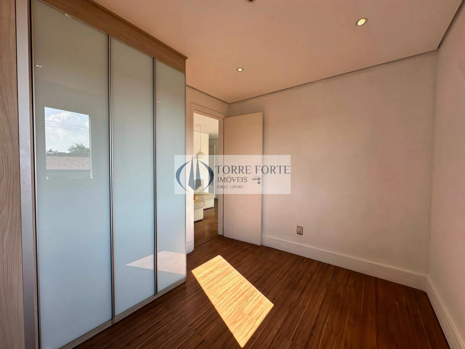 Imagem Lindo Apartamento com 2 dormitorios 2 vagas , varanda na Vila Carrão.