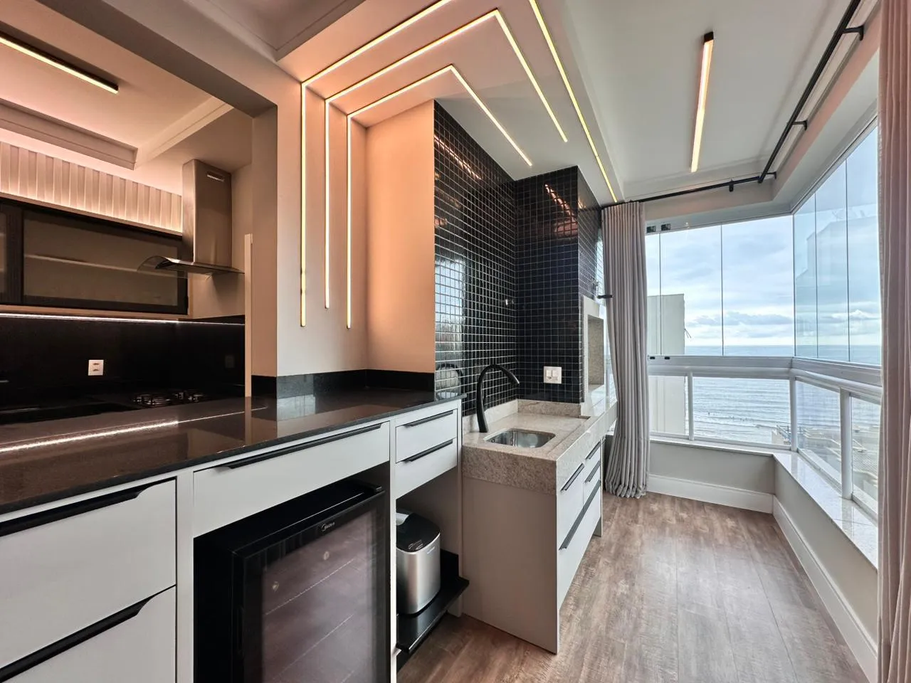 Imagem Apartamento com vista para o mar à venda com 130m2 por R$ 3.200.000,00