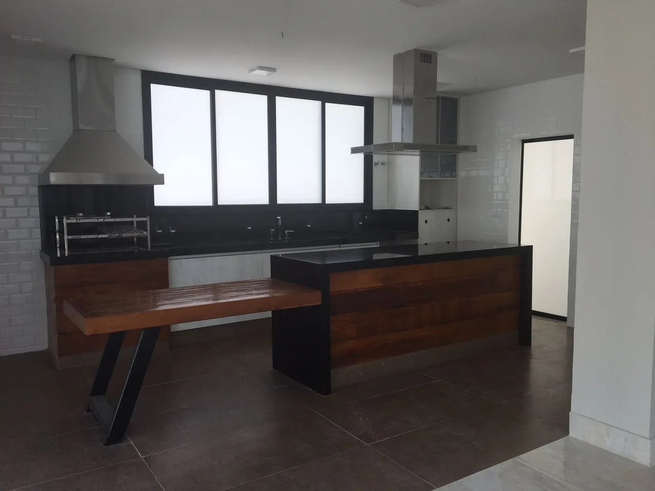 Imagem Luxuosa Residência com 4 Suítes e Área Gourmet Integrada à Venda em Alphaville Nova Esplanada 1