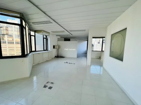 Imagem Conjunto comercial com 220m² para locação próximo a Berrini.