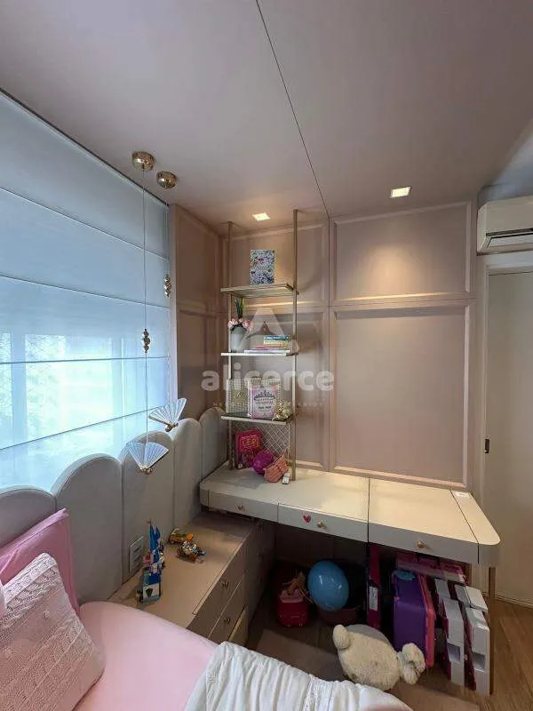 Imagem Apartamento à venda com 3 quartos 1 suíte, 96,37m² em Abraão Florianópolis
