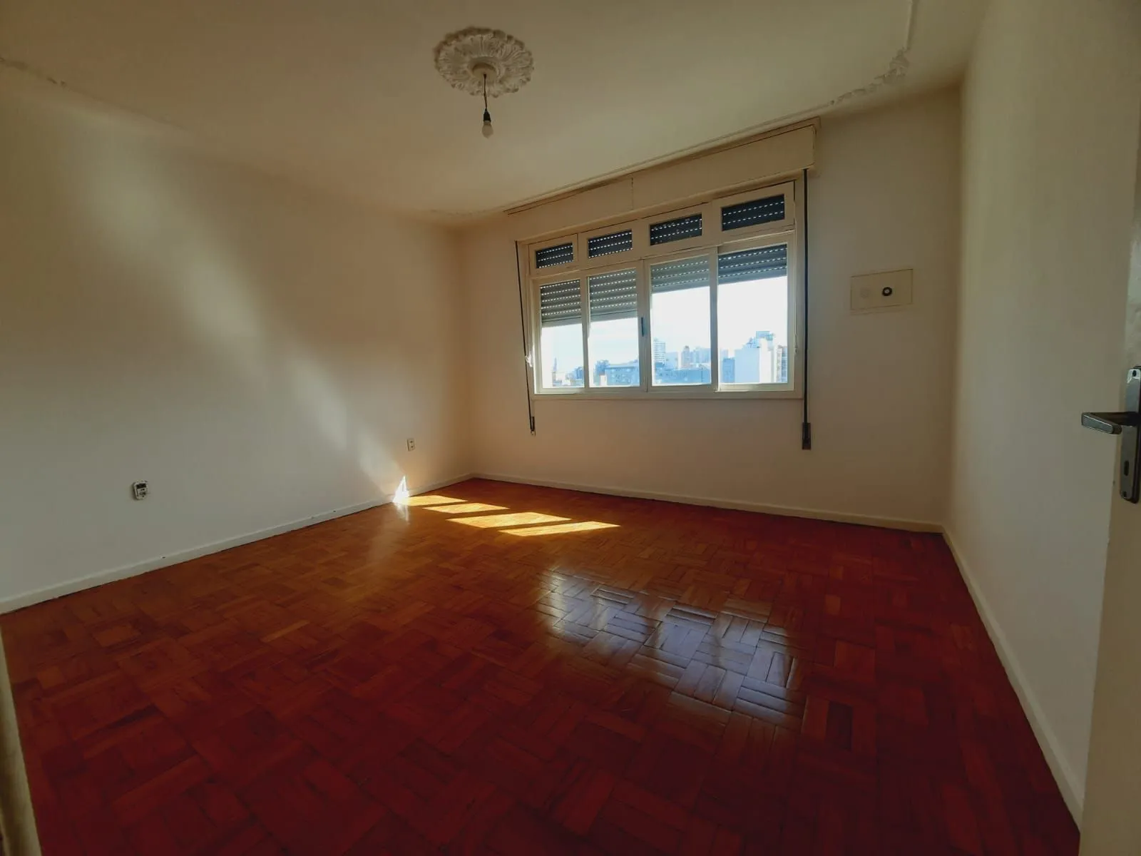 Imagem Apartamento 3 dormitórios no bairro Cidade Baixa/ Porto Alegre.