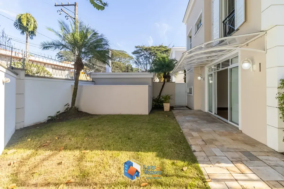 Imagem Casa em condomínio para venda em Alto da Boa Vista com 4 quartos, sendo 2 suítes, 320m²