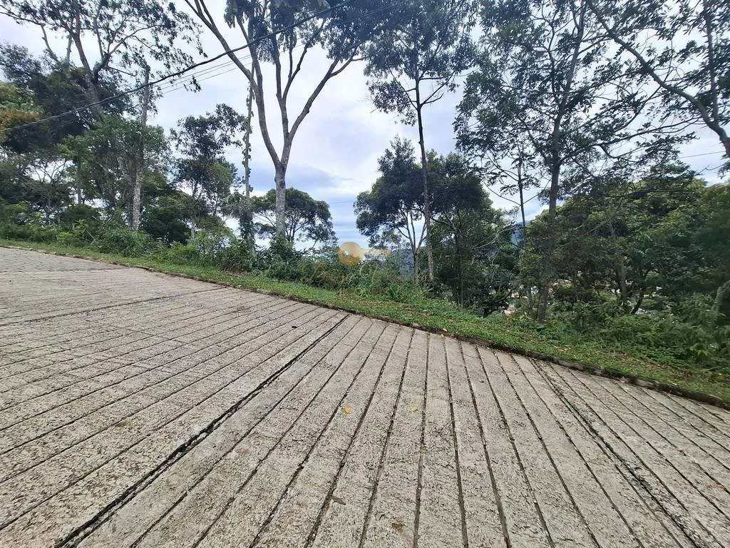 Imagem Terreno em Condomínio para Venda em Teresópolis / RJ no bairro Parque do Imbui