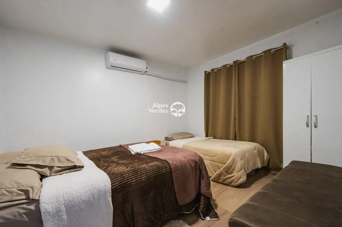 Imagem VENDE-SE APARTAMENTO MOBILIADO COM 01 QUARTO, NO CENTRO DA CIDADE DE CANELA.