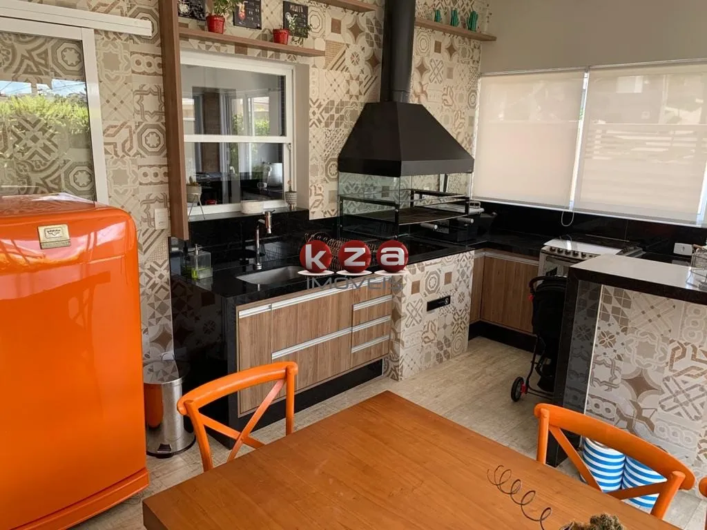 Imagem Impecável casa em condomínio à venda em Valinhos-SP, bairro Pinheiro: 3 quartos, 3 suítes, 3 salas, 5 banheiros, 4 vagas, 265m².