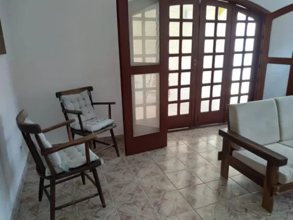 Imagem EXCELENTE CASA ISOLADA NO MARACANÃ COM 4 SUÍTES E 4 VAGAS!!!