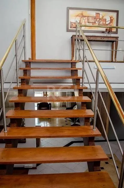 Imagem Casa com 5 dormitórios, 550 m² no Bairro Vila Jardim - Porto Alegre/RS