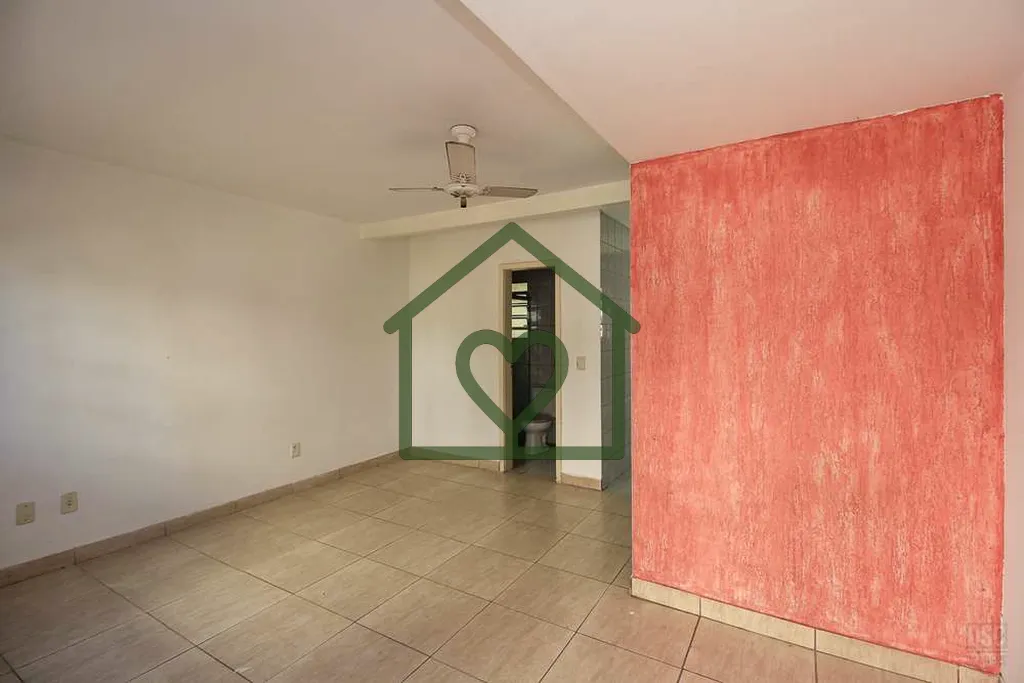 Imagem Casa em condomínio localizado próximo ao Hospital Vila Nova. Com 3 dormitórios, sendo 1 suíte, 8...