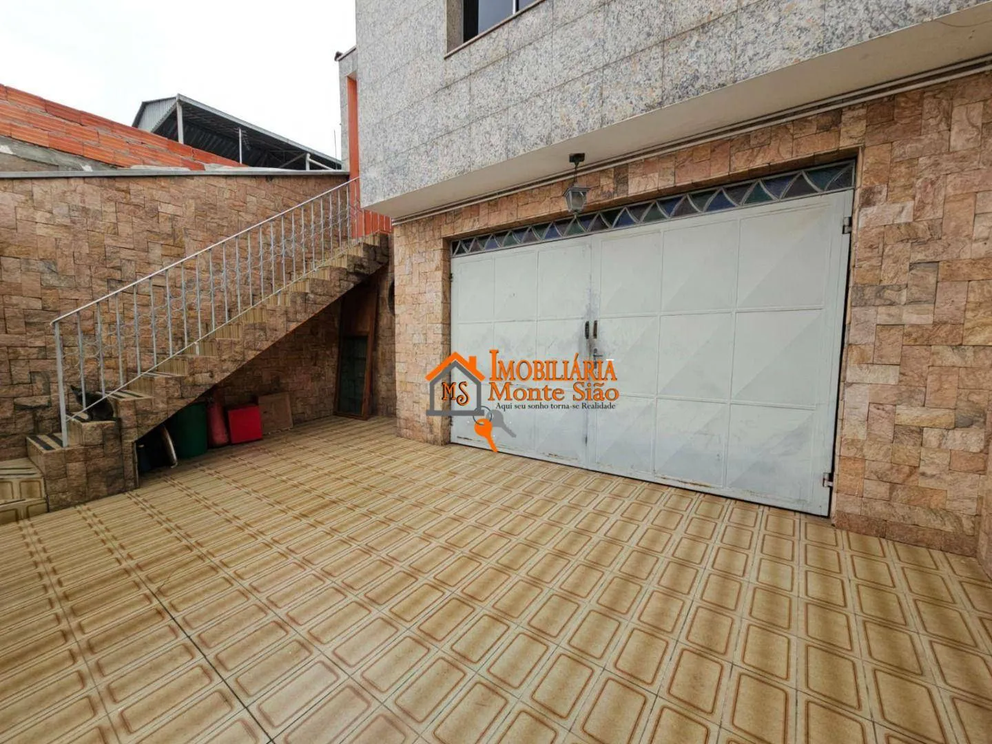 Imagem Sobrado com 4 dormitórios à venda, 190 m² por R$ 650.000,00 - Jardim Rosana - Guarulhos/SP