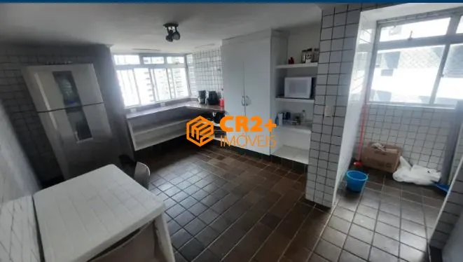 Imagem Vendo/Alugo Cobertura Triplex 382m² com 5 Quartos sendo 2 Suítes, NA JEQUITINHON